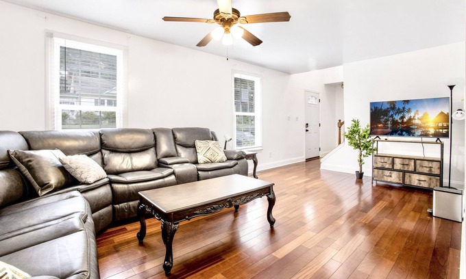 Silver Spring House | Perfect Private Silver Spring Retreat by Downtown!