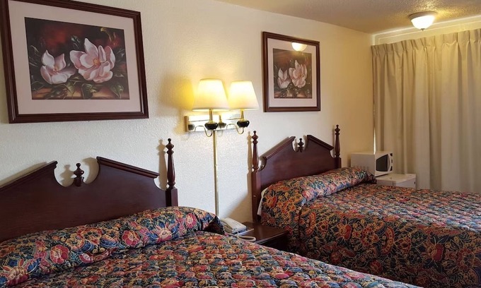 Grissom - Highland Hotel | Perfect Retreat Close to Virginia Tech Campus with Parking