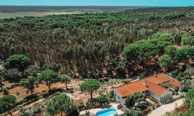 Barrancosas Cottage | Perfect Retreat- Country House with Pool and Barbecue in the Montada Forest