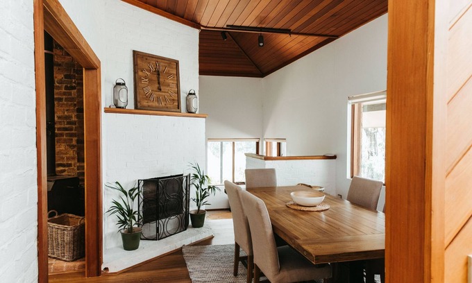 Hartley House | Perfect retreat for friends and family surrounded by mountains and meadows
