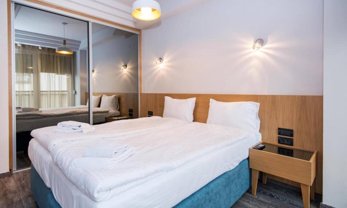 Centar Hotel | Perfect Skopje Stay: Free Breakfast and Quick Walk to Macedonia Square