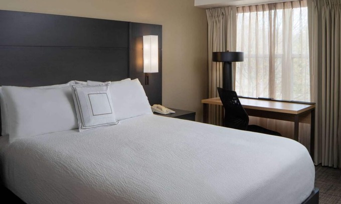 Fairfax Apartment | Perfect to Explore History & Culture! Pet-friendly Property, Free Breakfast!