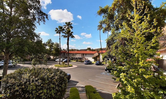 San Diego Country Estates Apartment | Perfect Vacation Destination! Tennis Court, Pool, Cycling, Near Barona Speedway