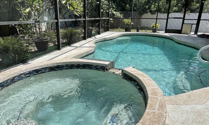 Englewood South House | Perfect vacation home for your family is now open to guests 7 min to the beach