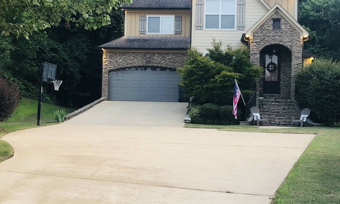 Oxford House | Perfect weekend rental! Sleeps 10!