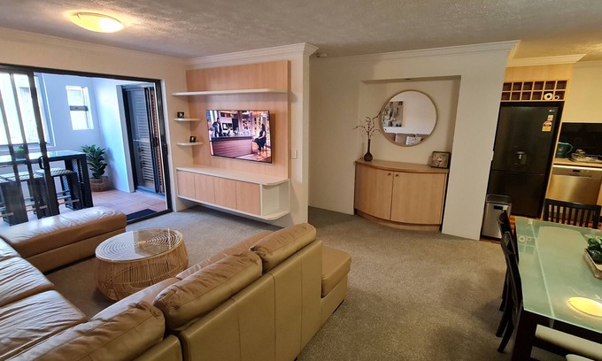 Fortitude Valley Apartment | Perfectly Central 2 Bedroom Apartment & Office