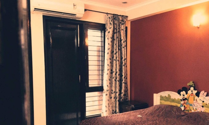 Kharera Apartment | Perfectly Priced - Hauz Khas with Wifi