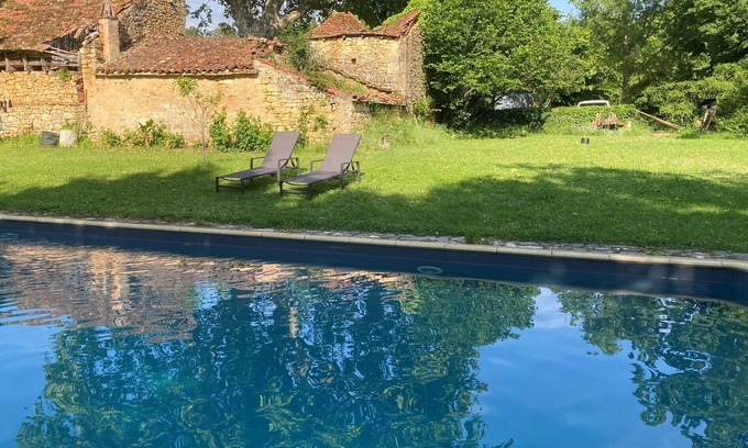 Saint-Pompont House | Perigord Noir - Beautiful cottage in a quiet location with shared swimming pool