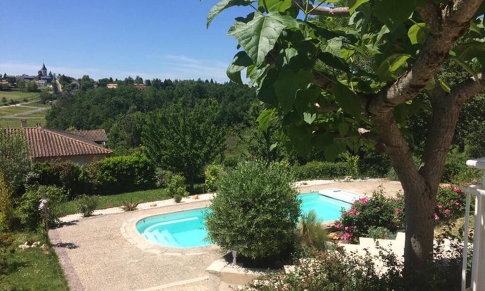 Champcevinel Apartment | PERIGUEUX CHAMPCEVINEL DORDOGNE STUDIO SWIMMING POOL.