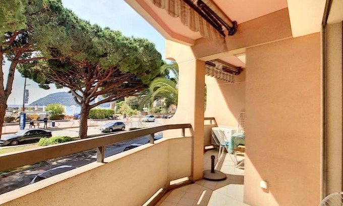 Mandelieu-la-Napoule Beach Apartment | Perle rare 2 pièces au pied de la plage et piscine résidence