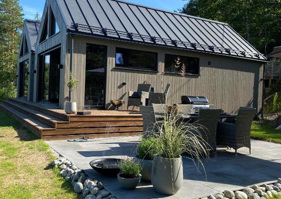 Kragero House | Perle ved sjøen! Ny hytte på 90m2.