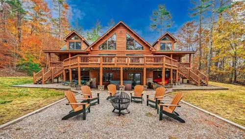 Denmark Villa | PERLEY POND LODGE LIMIT 14 villa