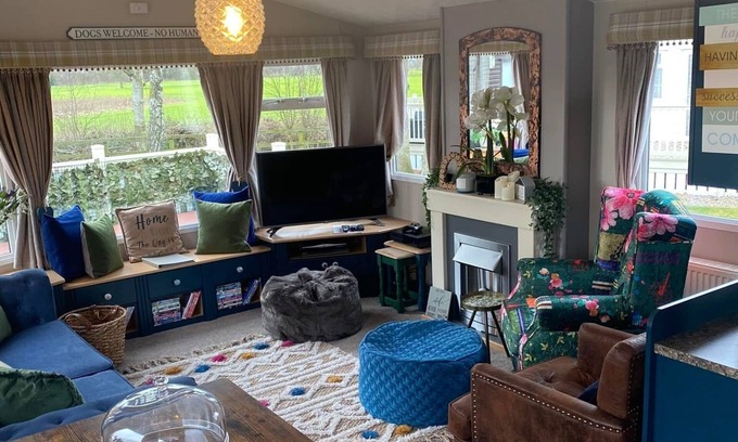 York House | PET FRIENDLY COSY ACCOMMODATION WITH PRIVATE HOT TUB 9 MILES FROM YORK CENTRE