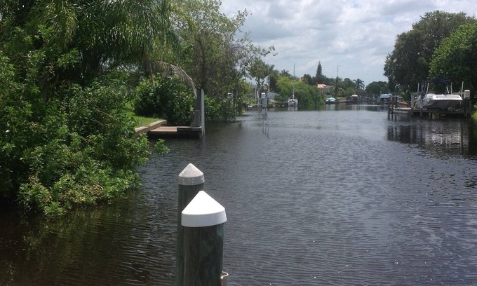 Harbour Heights House | Pet Friendly 2 Bedroom waterway home by Peace River with WiFi, AC in Punta Gorda