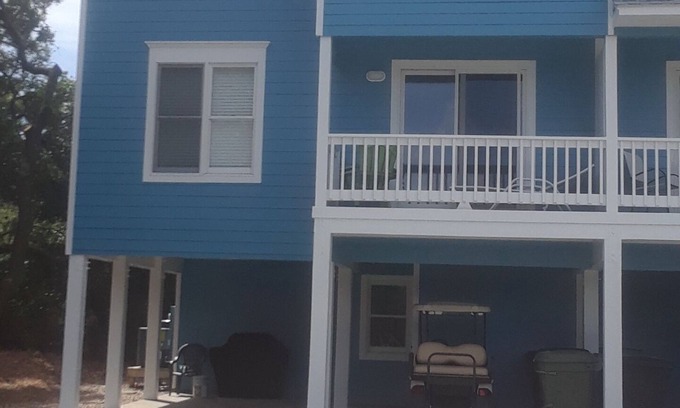 Emerald Isle House | Pet Friendly 3rd Row Duplex in Spinnaker's Reach