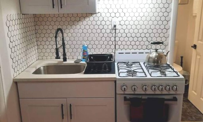 West New York Apartment | Pet Friendly Apartment minutes from NYC!