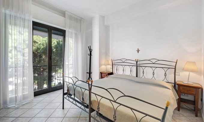 Varigotti Apartment | Pet-Friendly Apartment "14 Mehari" with Balcony & Wi-Fi