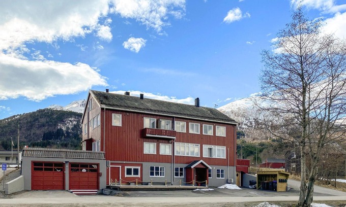 Vestnes Apartment | Pet friendly apartment in Tresfjord