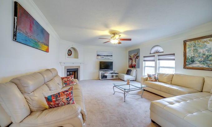 New Kensington House | Pet-Friendly Apollo Home w/Furnished Deck!