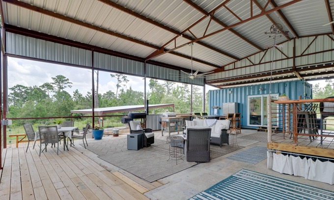Bastrop House | Pet-Friendly Bastrop Container Home Near Hiking!