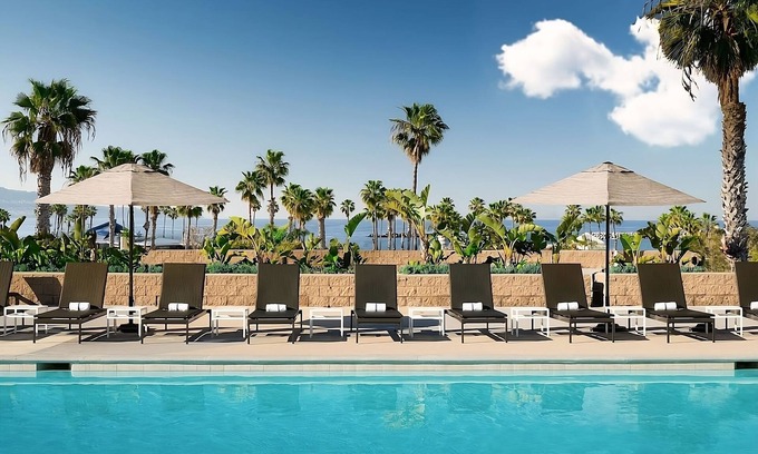 South Redondo Hotel | Pet-Friendly Beach Bliss! Just Steps to the Beach, Relaxing Outdoor Pool