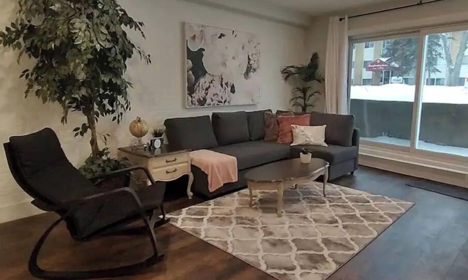 North Central Edmonton House | *Pet Friendly* Brewery District 1 Bdrm Hideout