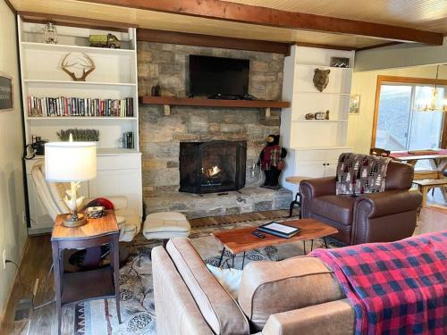 Deep Gap House | Pet friendly cabin on 5 Acres near Boone & parkway