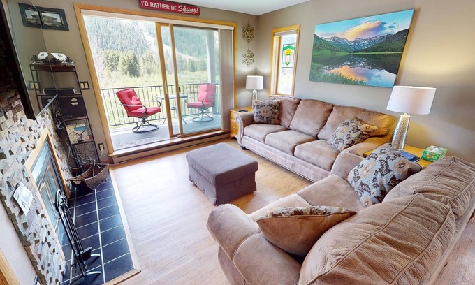 Mountain House Condo | Pet Friendly End Unit! On River Trail. Walk/Shuttle to Keystone Dining, Shops