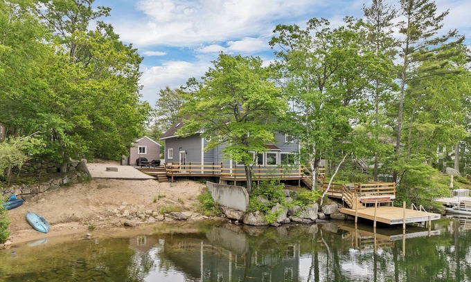 Meredith House | Pet Friendly Escape to Lake Waukewan for Your Next Getaway