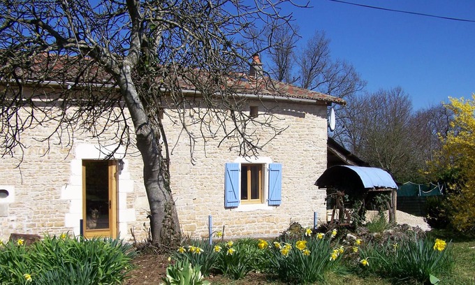 Saint-Coutant Cottage | Pet friendly-family friendly two bedroomed rural Gite in a quiet hamlet