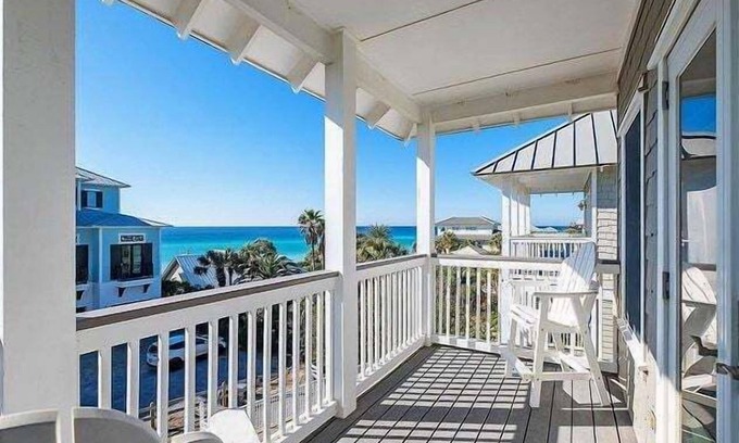 Seacrest House | Pet-Friendly Haven with Stunning Gulf Views