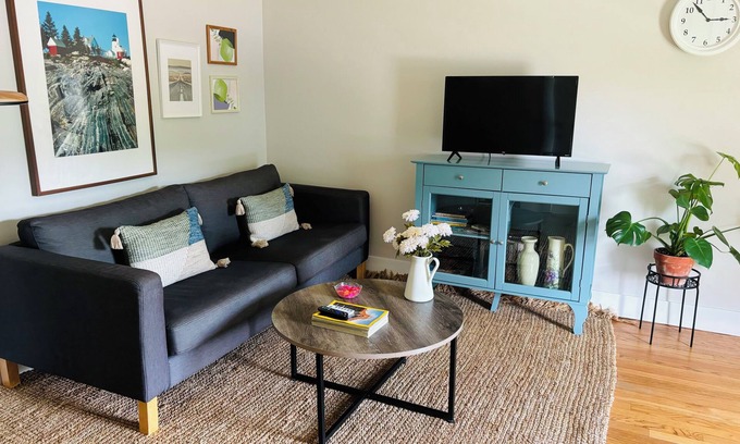 Ypsilanti Apartment | Pet-Friendly Historic Stay I Near Fold Lake, Depot Town & 10 Mins to Ann Arbor