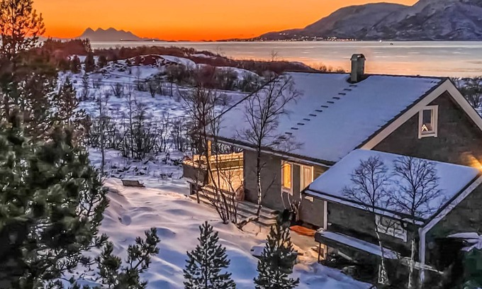 Tjeldsund House | Pet friendly home in Hol i Tjeldsund
