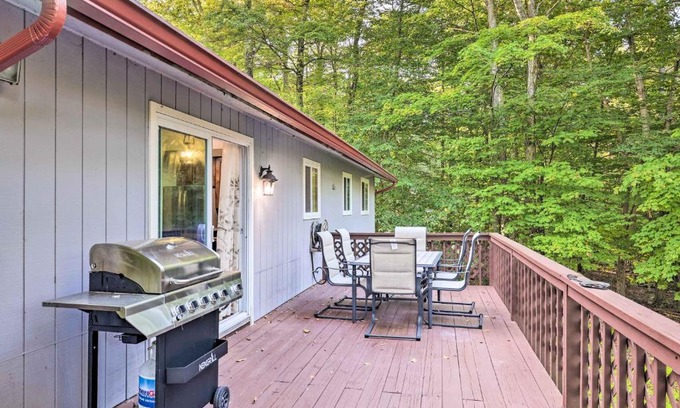 Gouldsboro House | Pet-Friendly Home in Big Bass Lake Community!