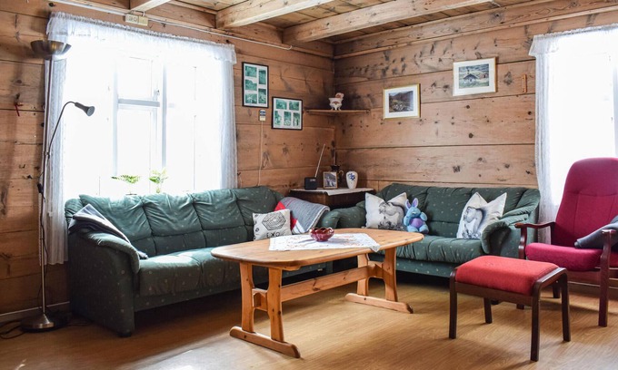 Evanger House | Pet friendly home in Evanger