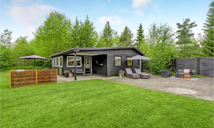 Hou House | Pet Friendly Home In Hals With Kitchen