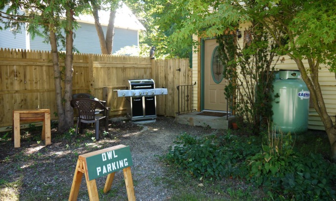North Conway Apartment | Pet Friendly In town location with a cabin feel