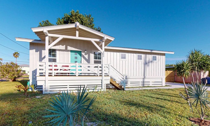 Port Aransas House | Pet Friendly, Large Fenced Yard, Shaded Back Porch, Ample Parking