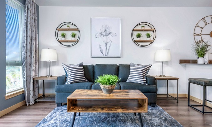 North Beacon Hill Apartment | Pet Friendly✬Min to Rail✬Balcony+Rooftop Views✬Fast Wifi✬W/D