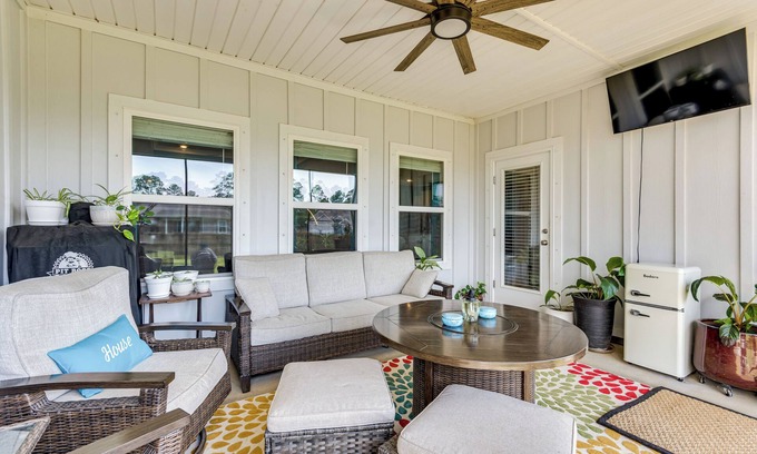 Northwest Pensacola House | Pet-Friendly Pensacola Home w/Fenced Backyard