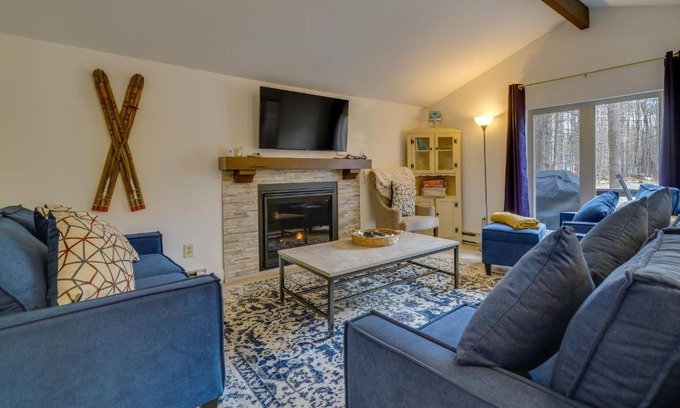 Thornhurst House | Pet-Friendly Pocono Lake Home with Fire Pit and Deck!