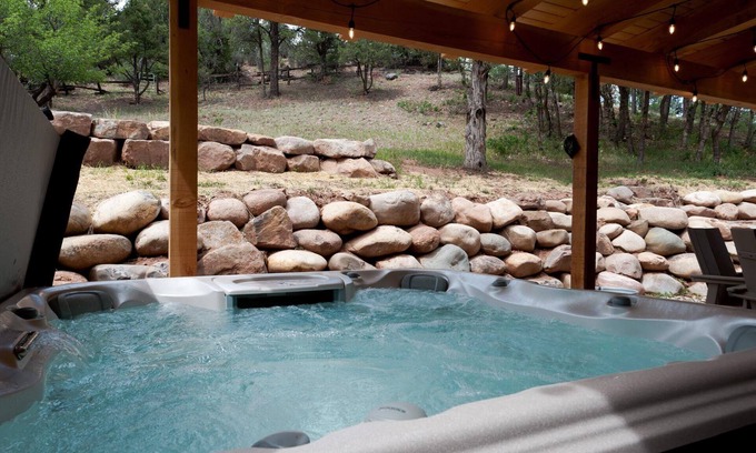 Durango House | Pet Friendly Remodeled Home - 3 Miles to DGO - Hot Tub, Yard, Ping Pong, AC