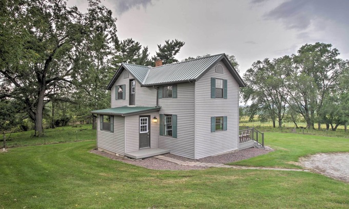 Houston County House | Pet-Friendly Spring Grove Home w/Serene Yard!