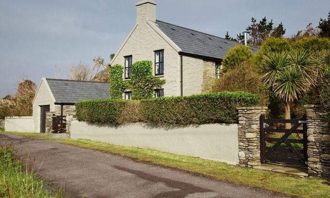 Ardnatrush Cottage | Pet-friendly stone farmhouse on the Sheep's Head