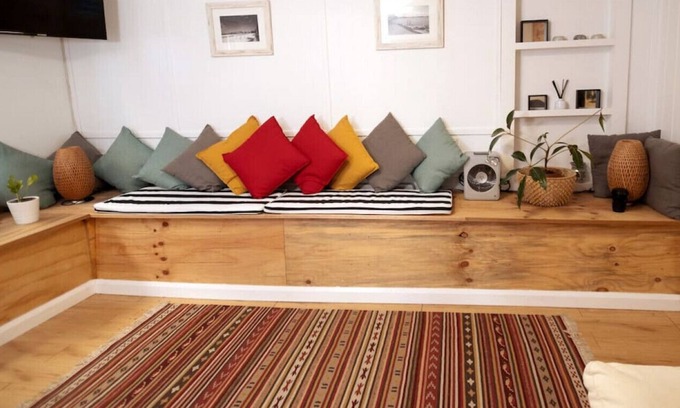 Freshwater Apartment | Pet Friendly Studio Apart w/t Patio Garden