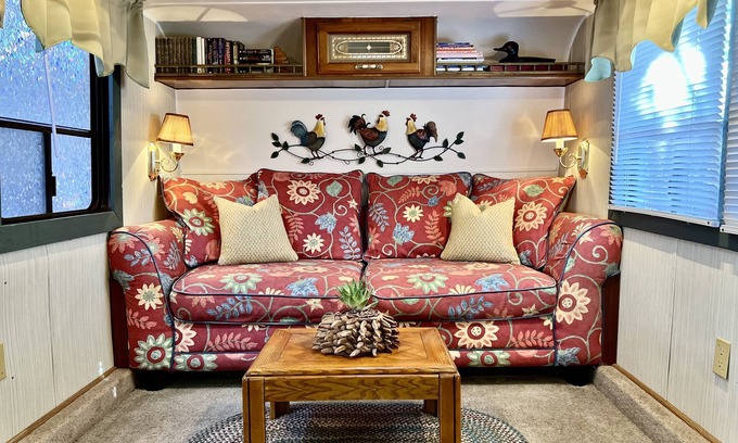 Rimrock House | Pet friendly vintage camper turned tiny house with fenced yard near Sedona!
