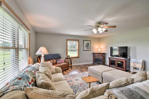Painter House | Pet-Friendly Woodsy Gem quarter Mi to Chesapeake Bay