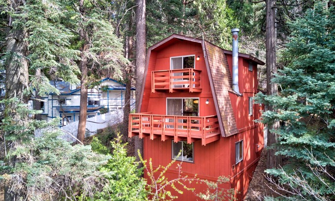 Arrowhead Villas Cabin | Pet/Kid Friendly Cozy Cabin, BBQ, Firepit, Outdoor Dining, Forest Views