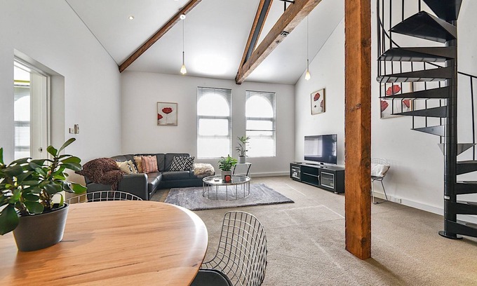 Launceston CBD Apartment | Peter Mills Apartment No 2