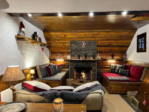 Eptalofos Ski Chalet | Petit Chalet